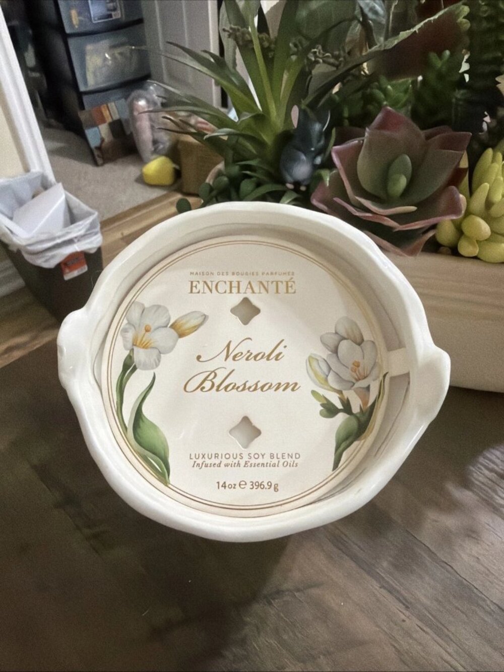 Enchante 14 oz Candle In Neroli Blossom - Decorative Ceramic Holder